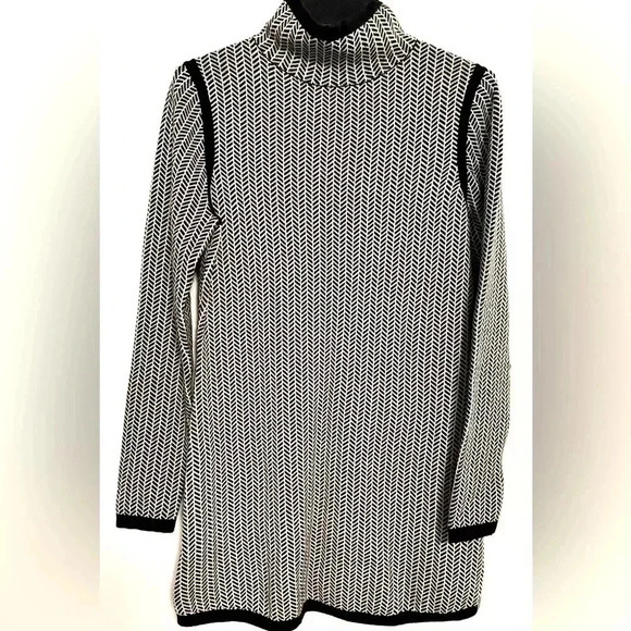 Title Nine Barra Merino Wool Black White Herringbone Tunic M - Picture 1 of 8